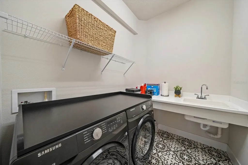 1574 Running Tide Place Sarasota FL 34240