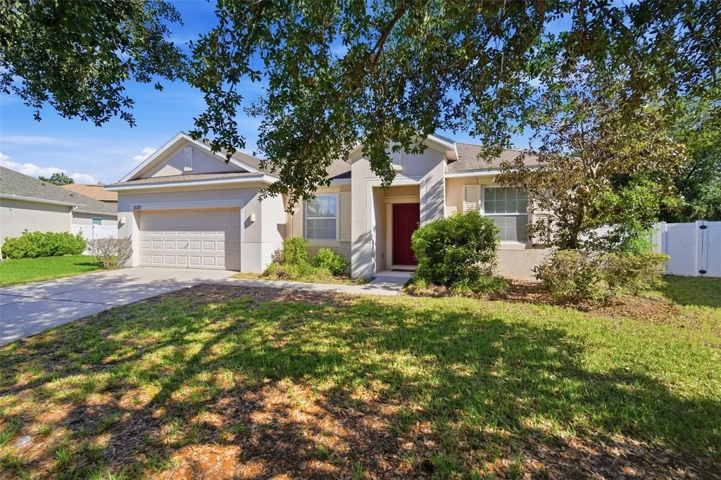 1520 Rhodeswell Lane Dover FL 33527