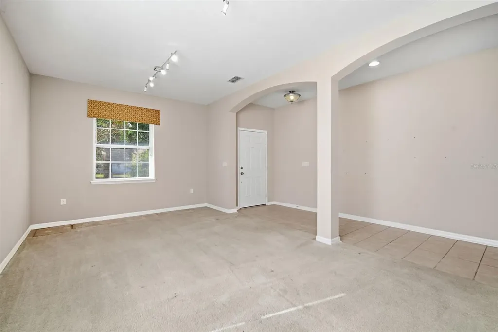 1520 Rhodeswell Lane Dover FL 33527