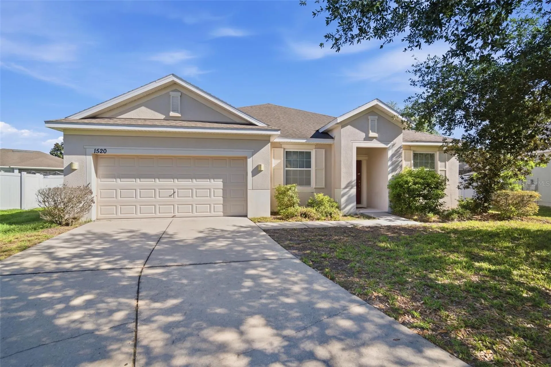 1520 Rhodeswell Lane Dover FL 33527