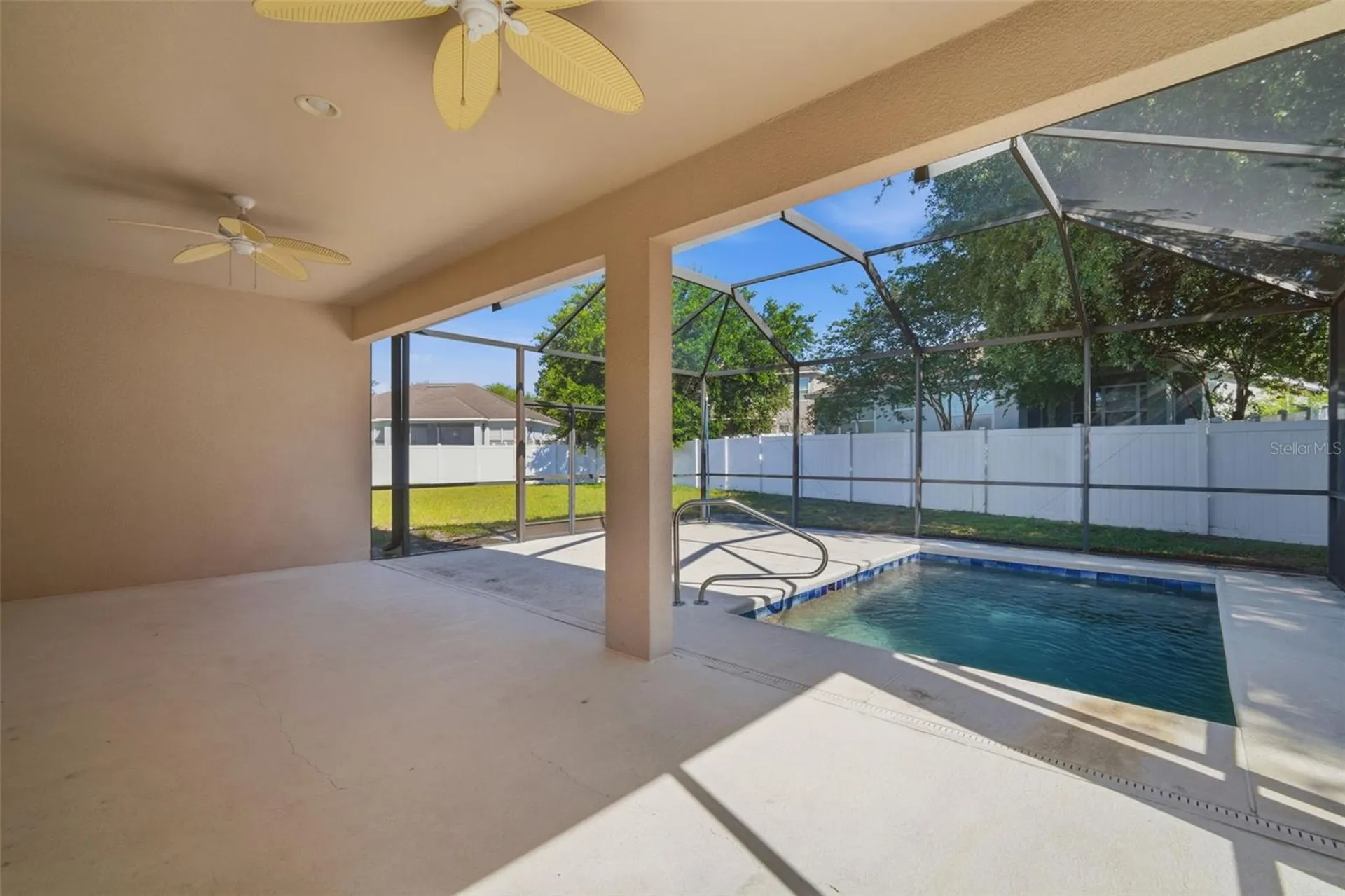 1520 Rhodeswell Lane Dover FL 33527