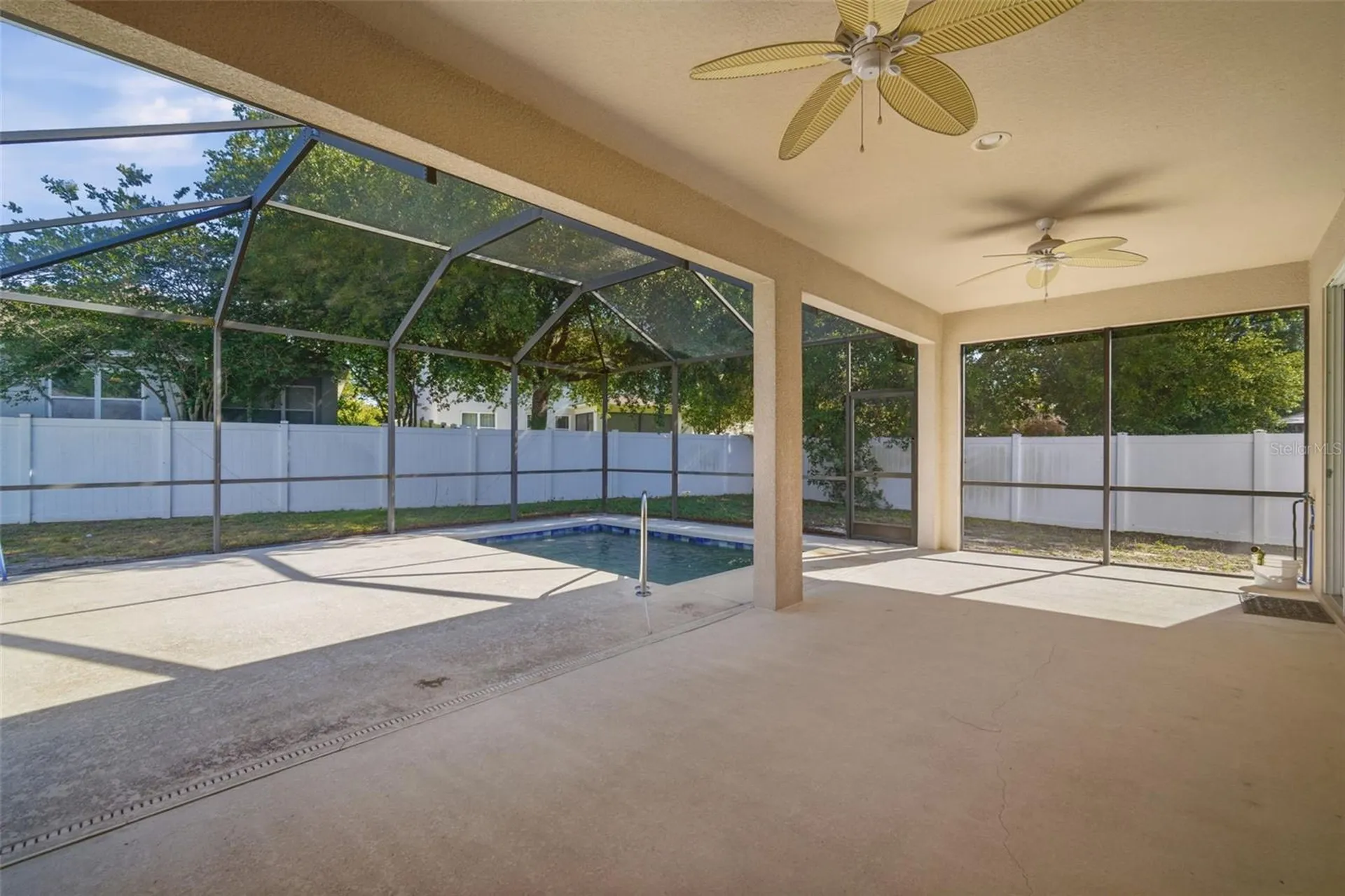 1520 Rhodeswell Lane Dover FL 33527