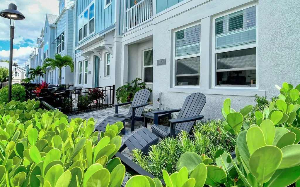 2300 Lindstrom Street Sarasota FL 34237