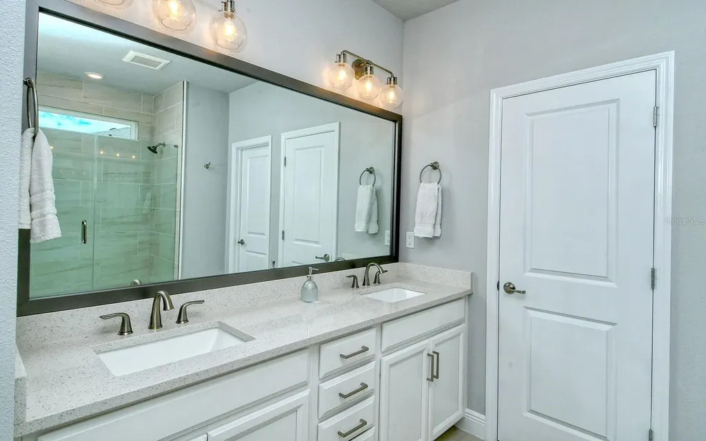2300 Lindstrom Street Sarasota FL 34237