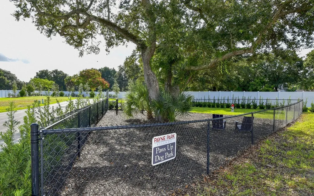 2300 Lindstrom Street Sarasota FL 34237