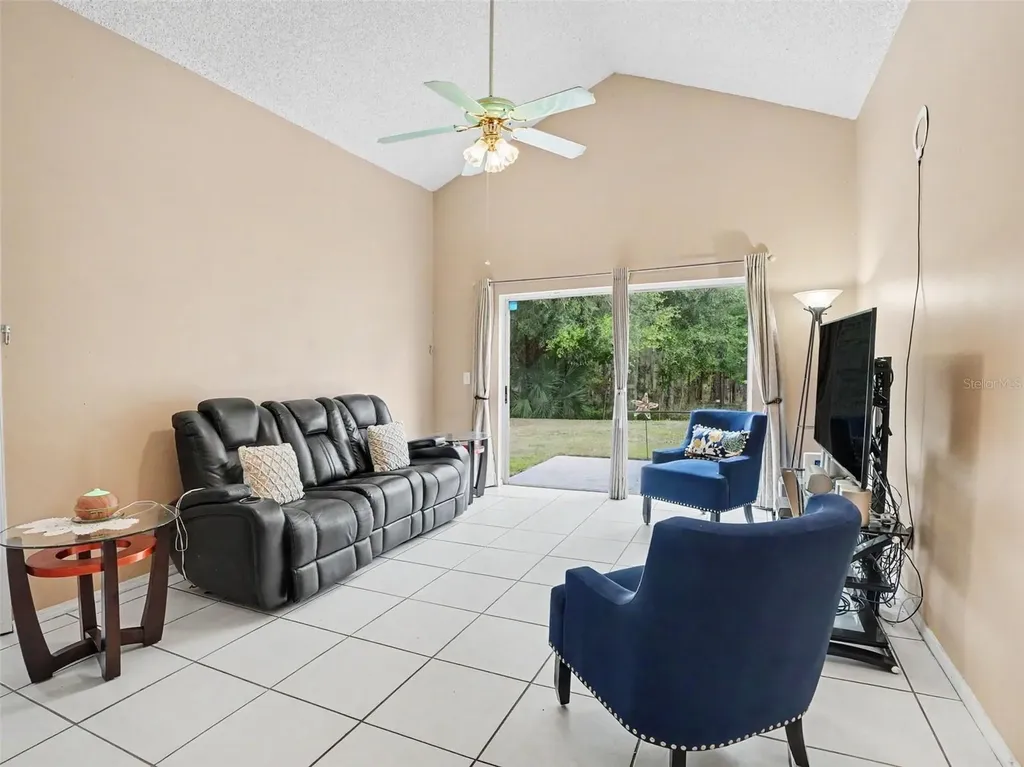 184 Coral Reef Circle Kissimmee FL 34743