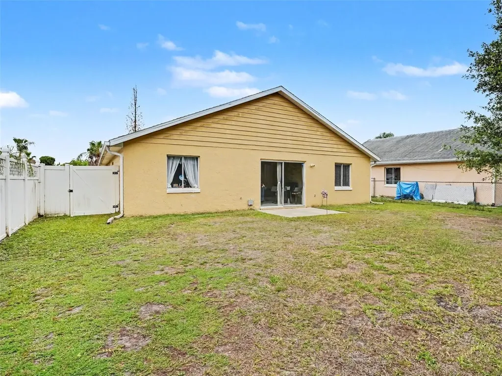 184 Coral Reef Circle Kissimmee FL 34743