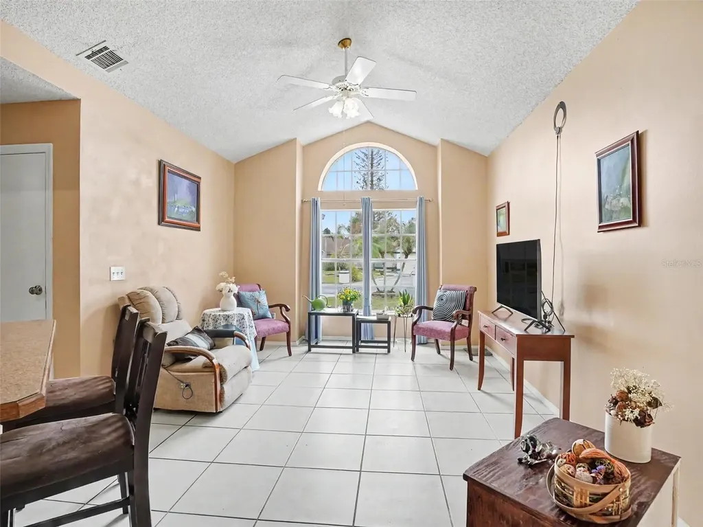 184 Coral Reef Circle Kissimmee FL 34743