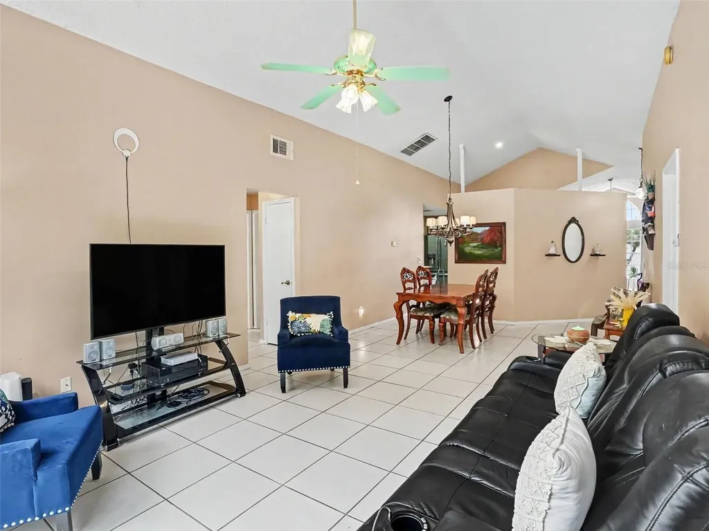 184 Coral Reef Circle Kissimmee FL 34743