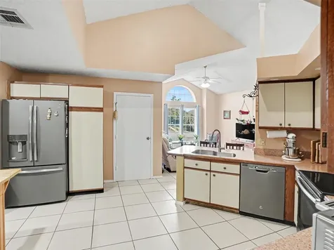 184 Coral Reef Circle Kissimmee FL 34743