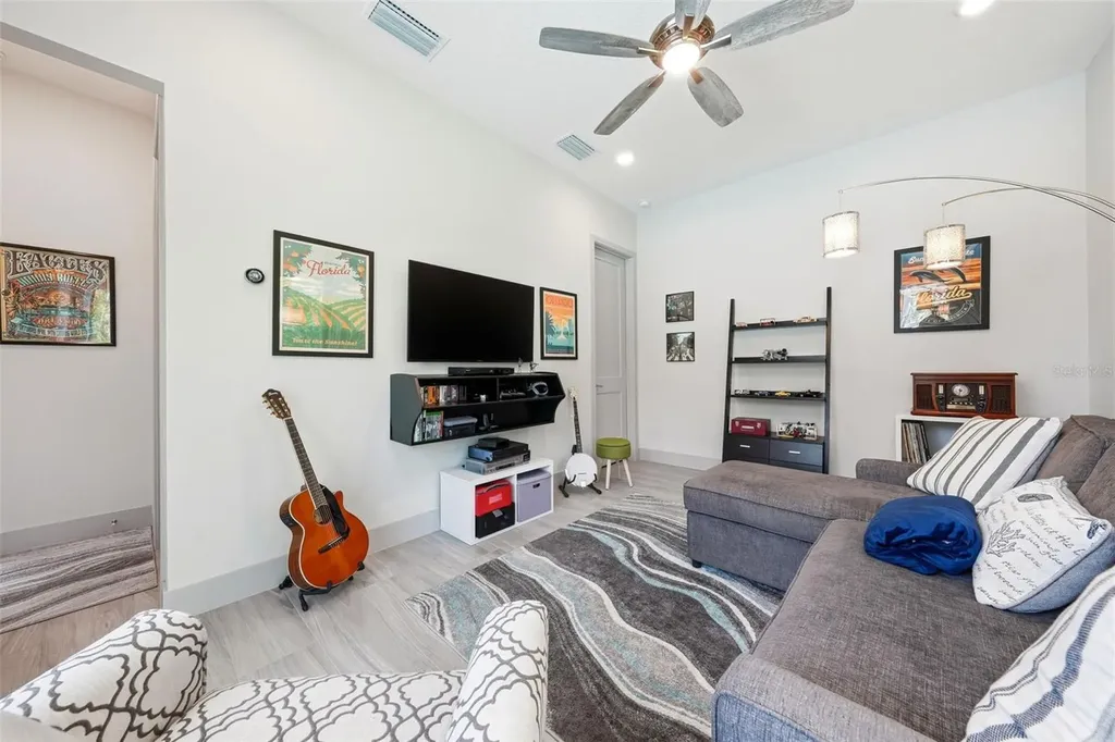 14112 Oakwood Cove Lane Orlando FL 32832