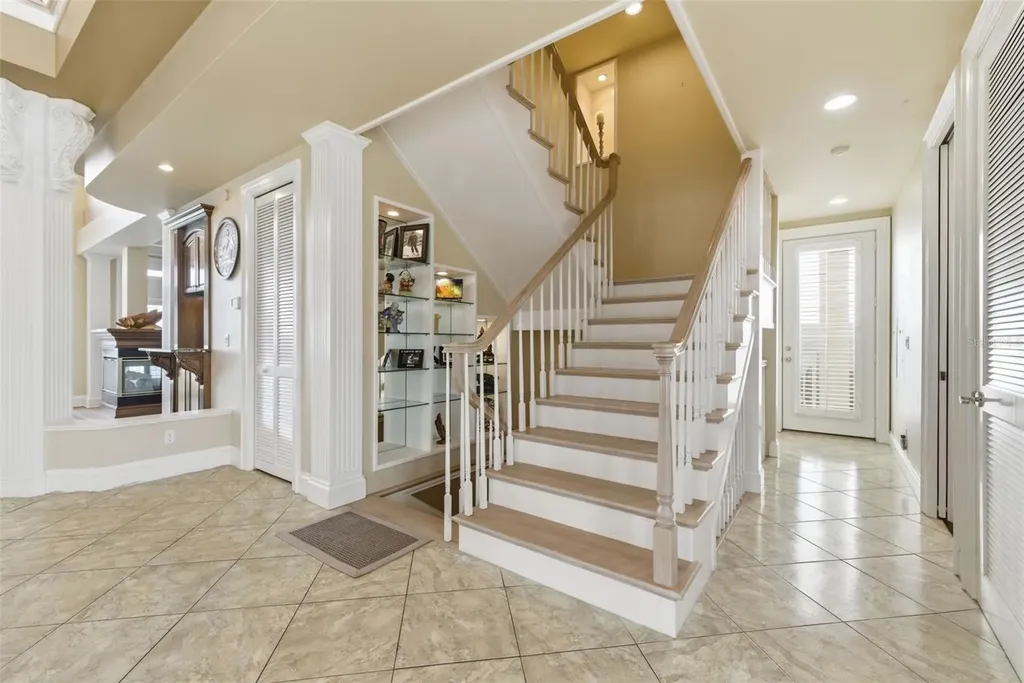 24 N Pine Circle Belleair FL 33756
