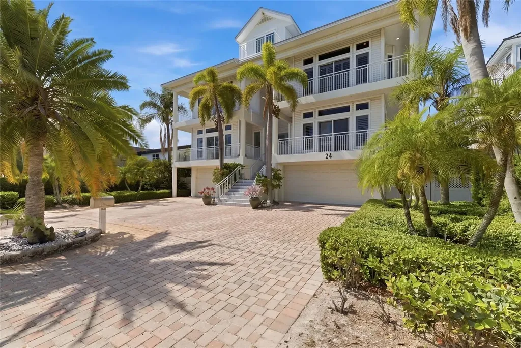 24 N Pine Circle Belleair FL 33756