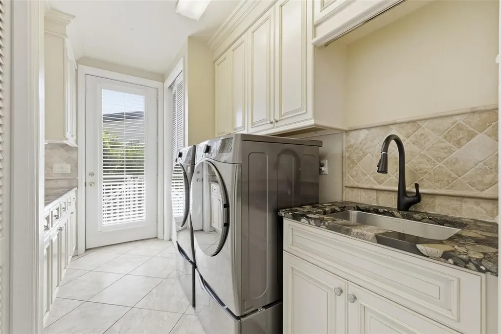 24 N Pine Circle Belleair FL 33756
