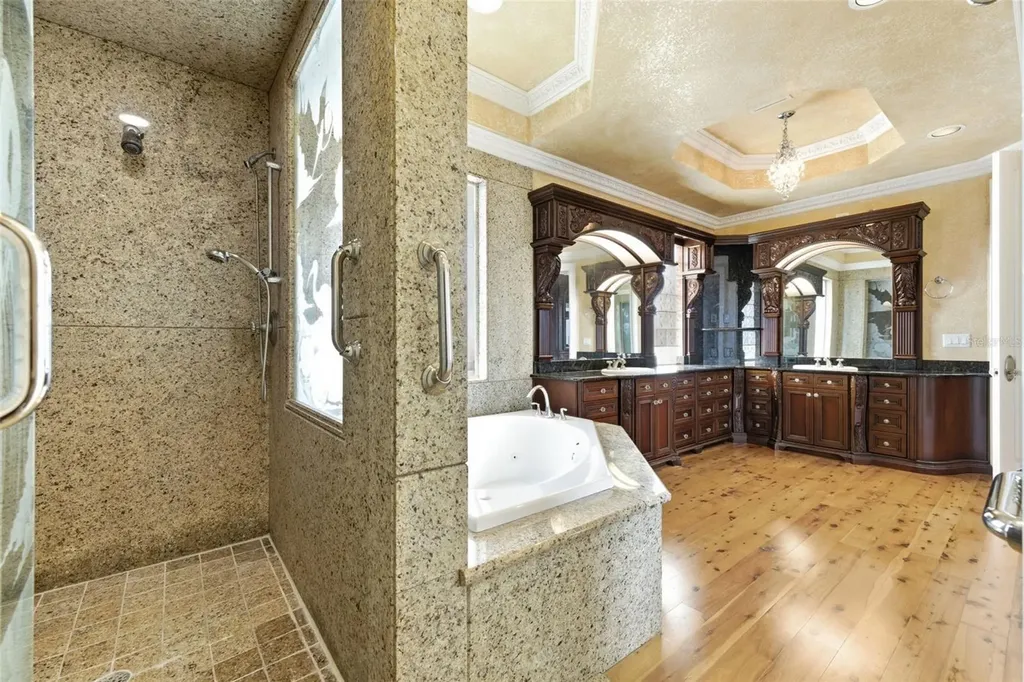 24 N Pine Circle Belleair FL 33756