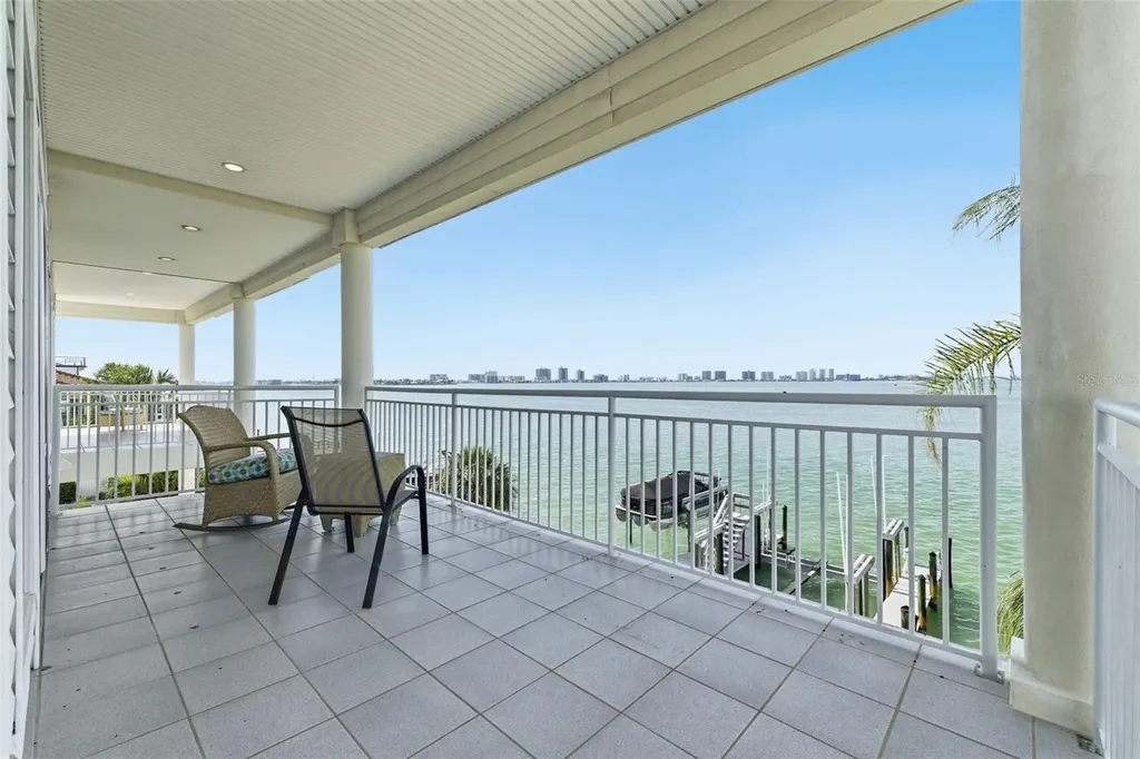 24 N Pine Circle Belleair FL 33756