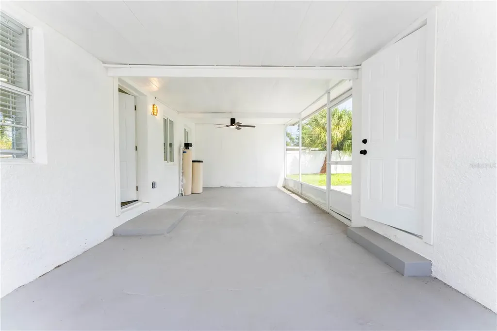 4011 Helena Street NE St Petersburg FL 33703