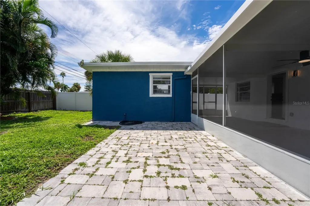 4011 Helena Street NE St Petersburg FL 33703
