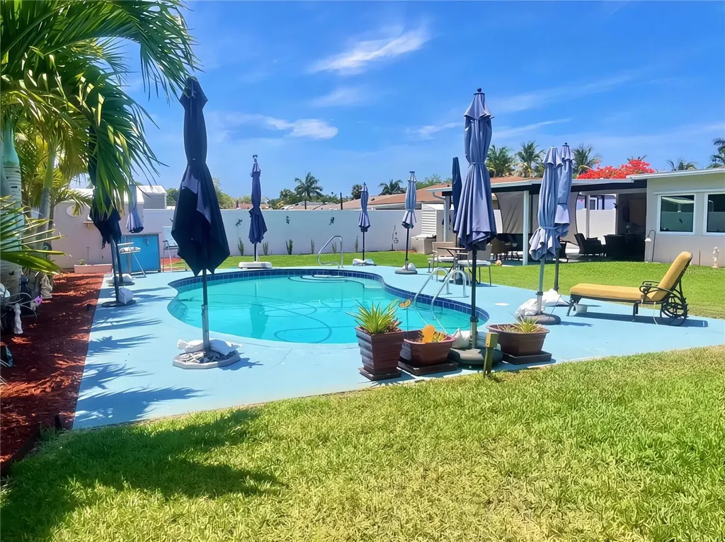 7225 8th Avenue Loop W Bradenton FL 34209