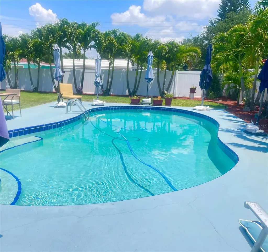 7225 8th Avenue Loop W Bradenton FL 34209