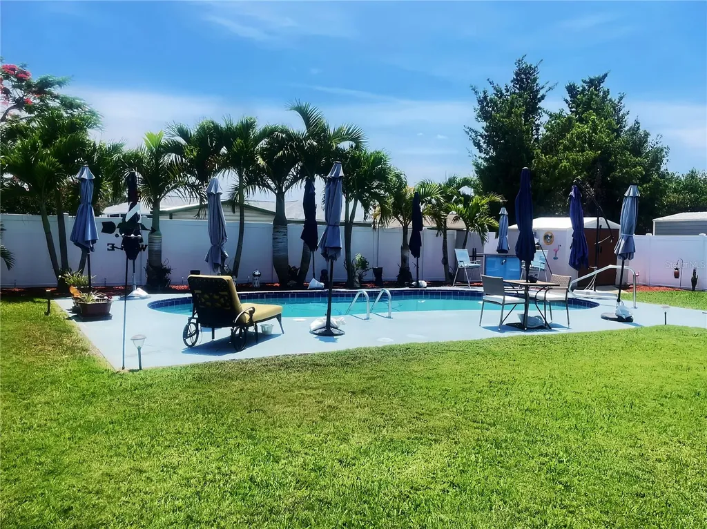 7225 8th Avenue Loop W Bradenton FL 34209