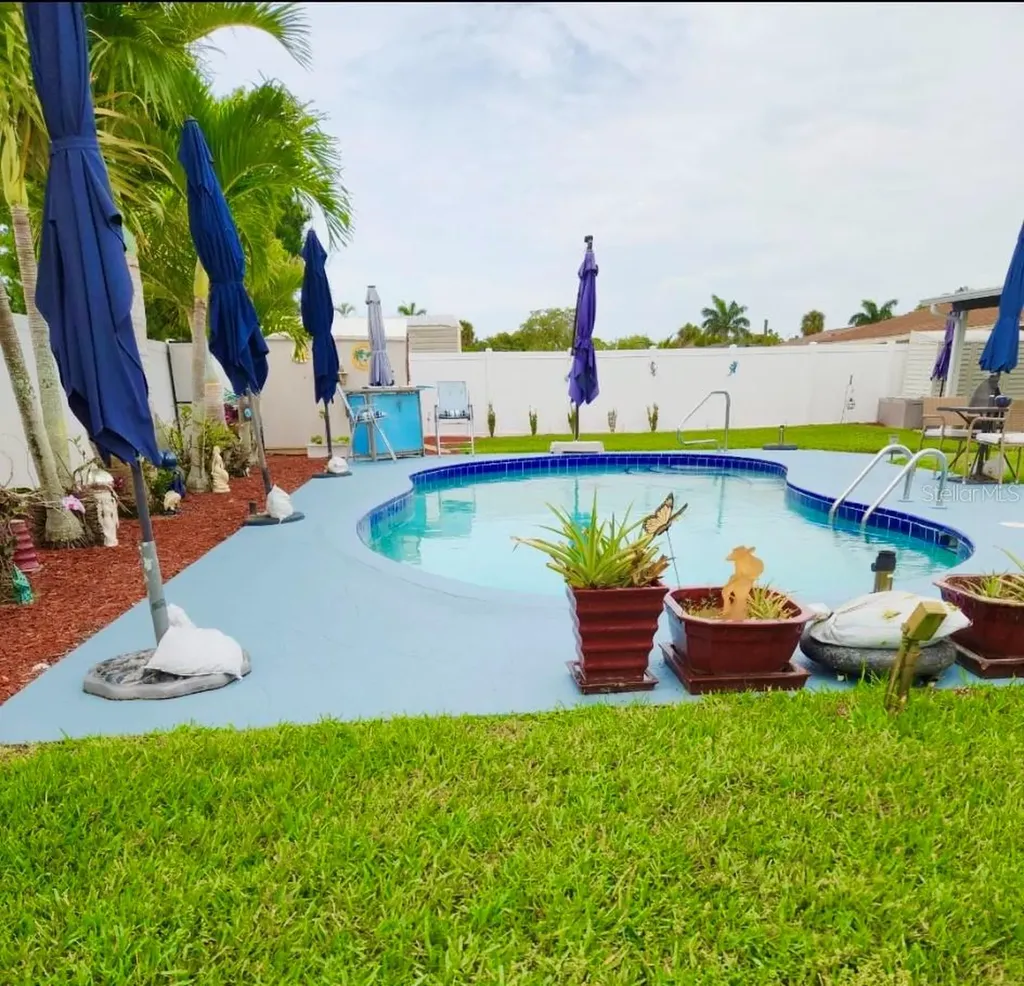 7225 8th Avenue Loop W Bradenton FL 34209