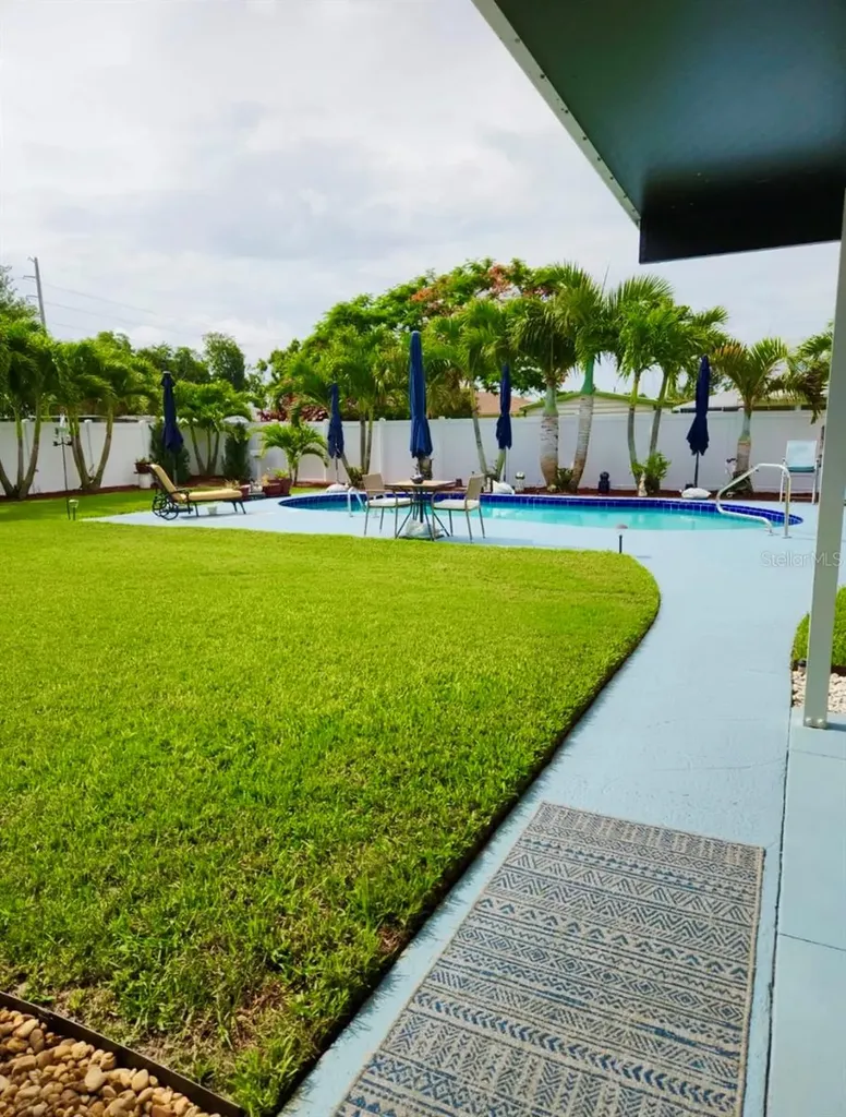 7225 8th Avenue Loop W Bradenton FL 34209