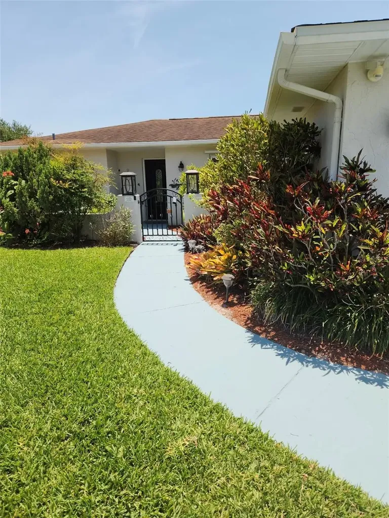 7225 8th Avenue Loop W Bradenton FL 34209