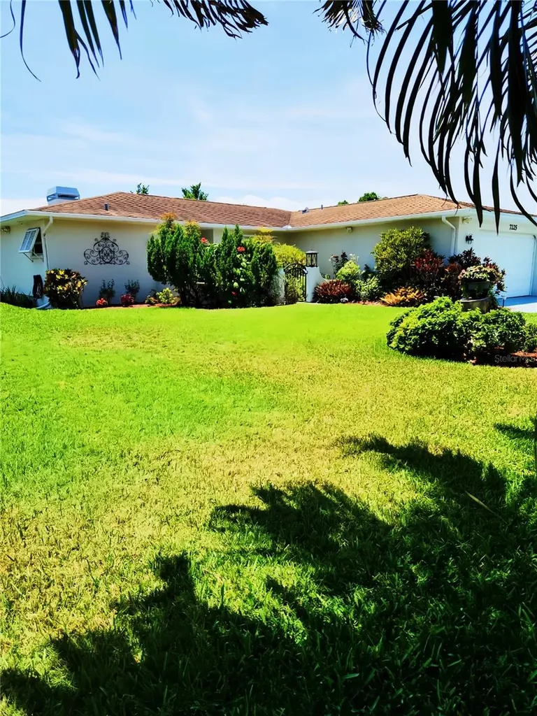 7225 8th Avenue Loop W Bradenton FL 34209
