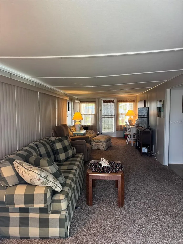 118 52nd Avenue W Bradenton FL 34207