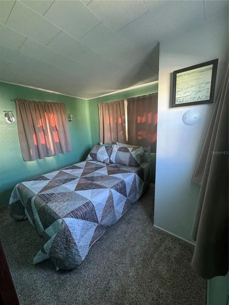 118 52nd Avenue W Bradenton FL 34207