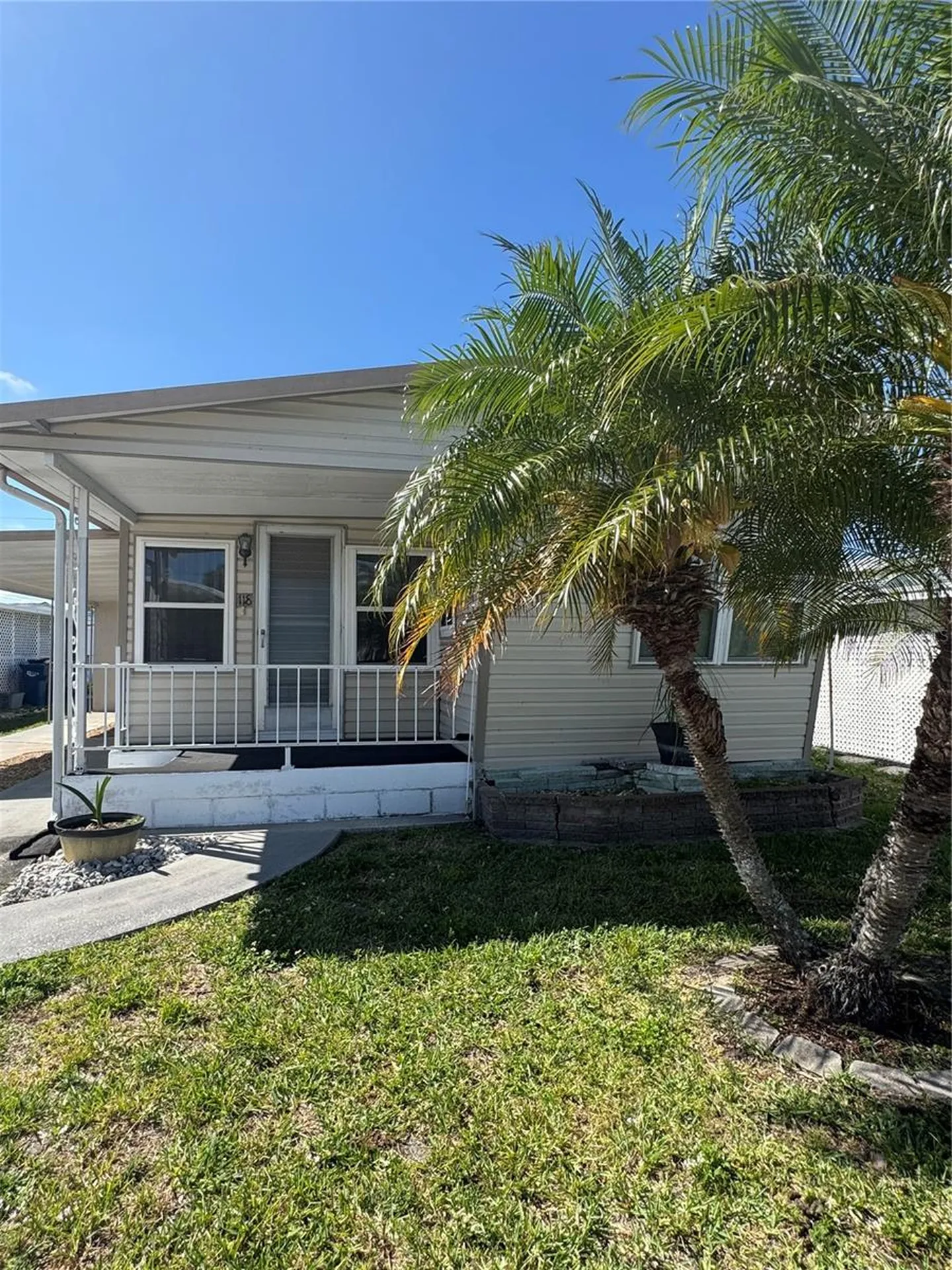 118 52nd Avenue W Bradenton FL 34207
