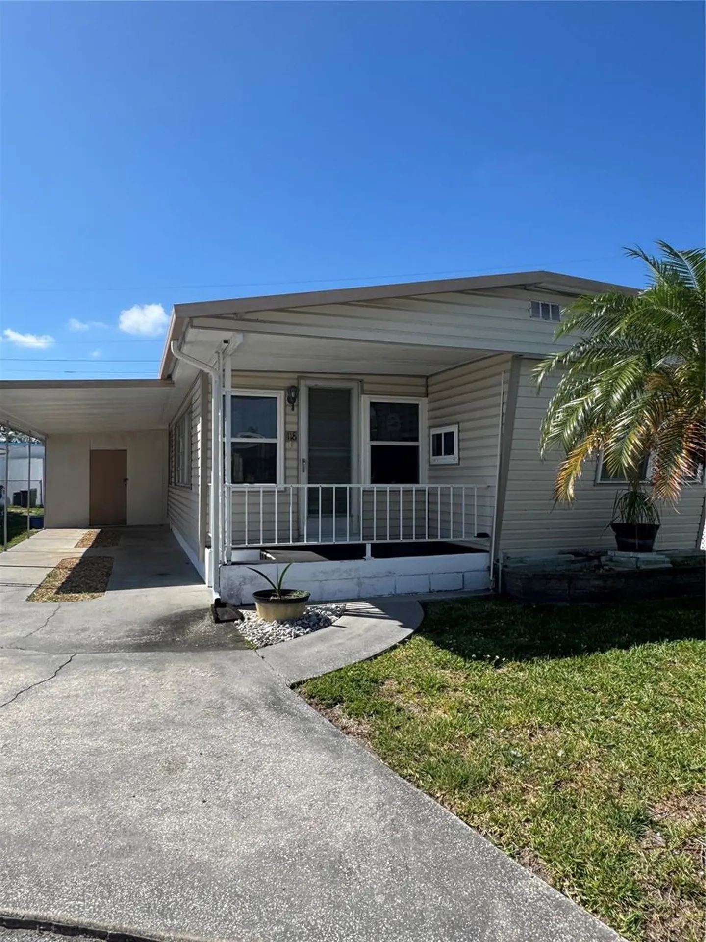 118 52nd Avenue W Bradenton FL 34207