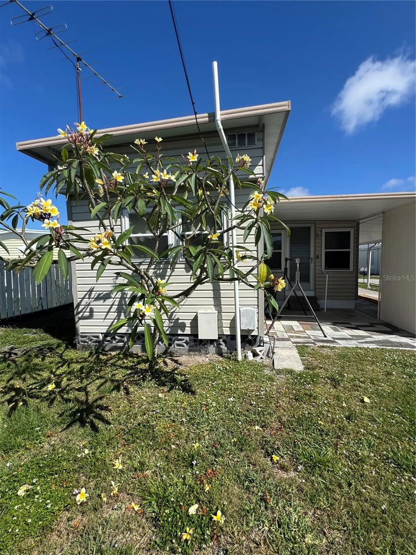 118 52nd Avenue W Bradenton FL 34207