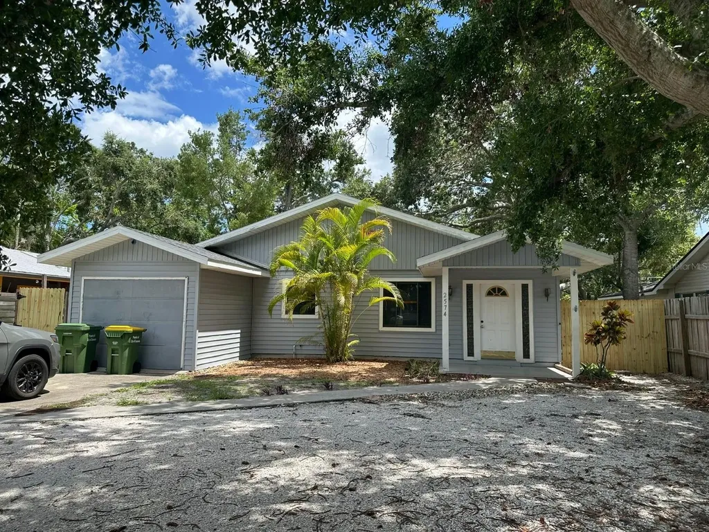 2574 Hawthorne Street Sarasota FL 34239