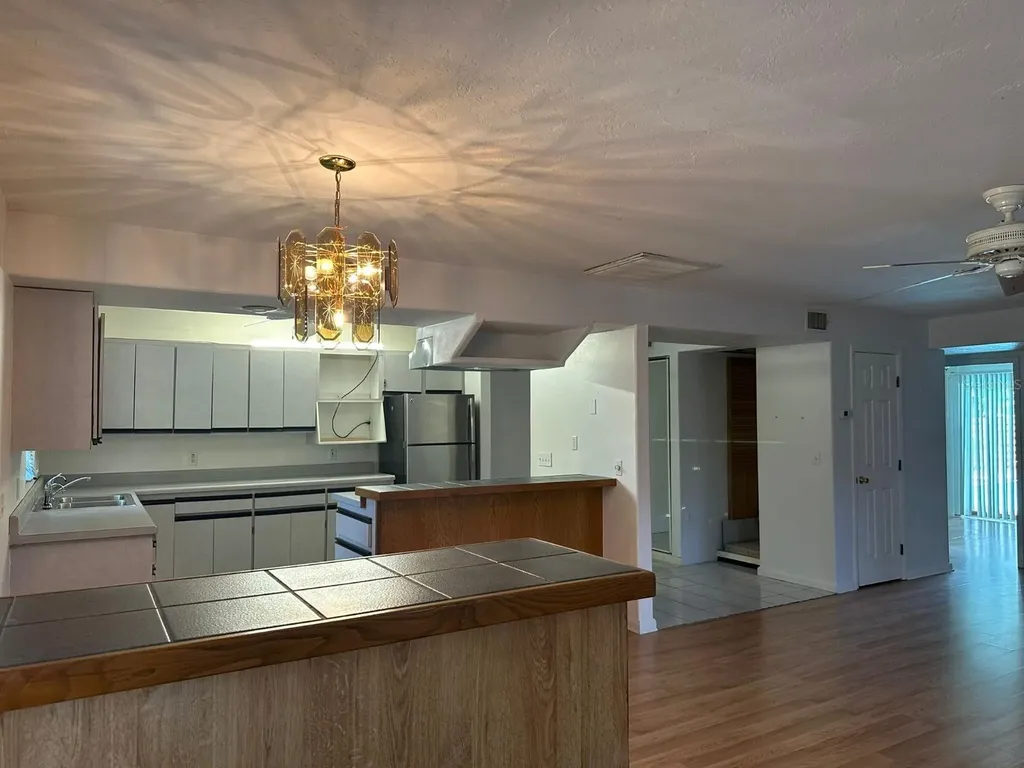 2574 Hawthorne Street Sarasota FL 34239