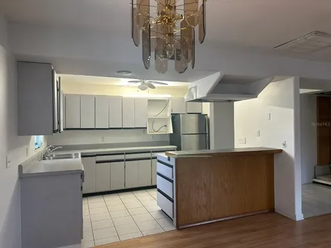 2574 Hawthorne Street Sarasota FL 34239