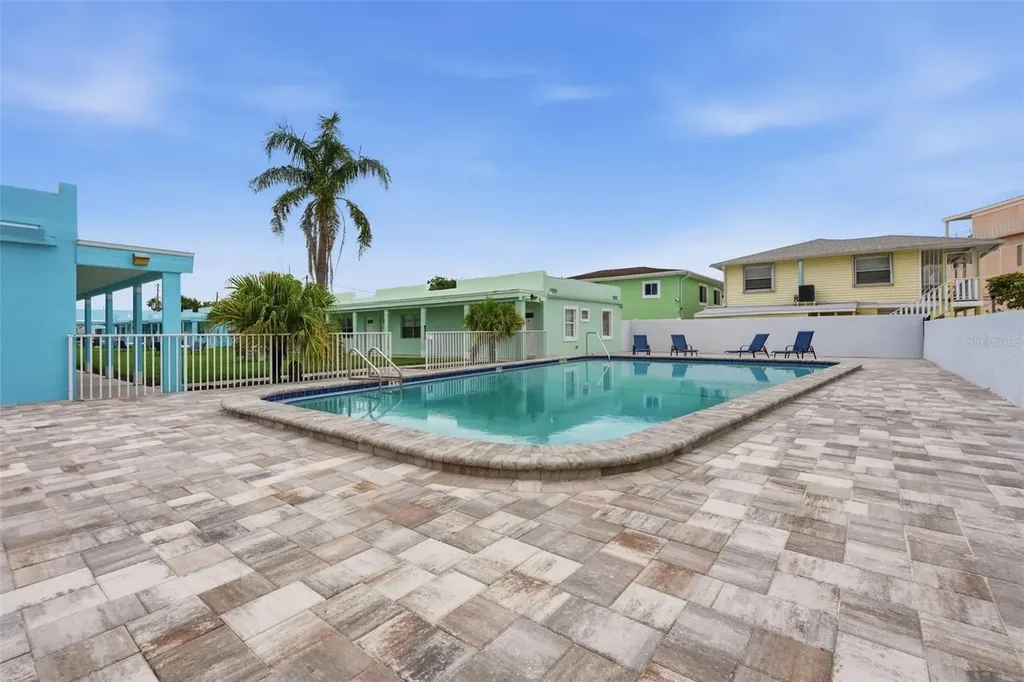 17880 Gulf Boulevard St Petersburg FL 33708