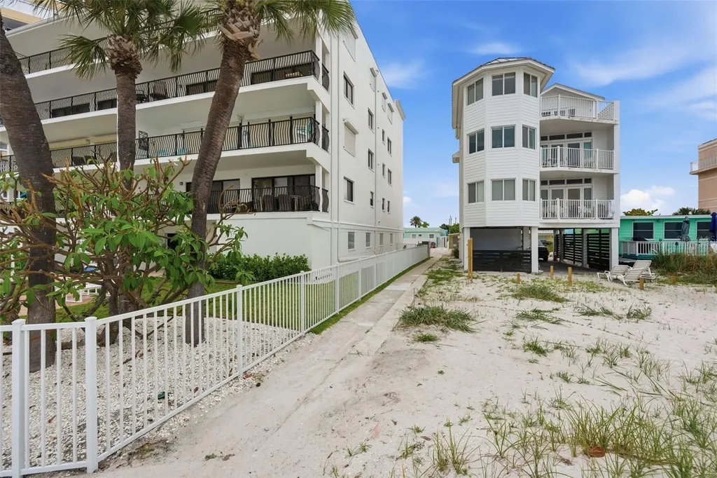 17880 Gulf Boulevard St Petersburg FL 33708