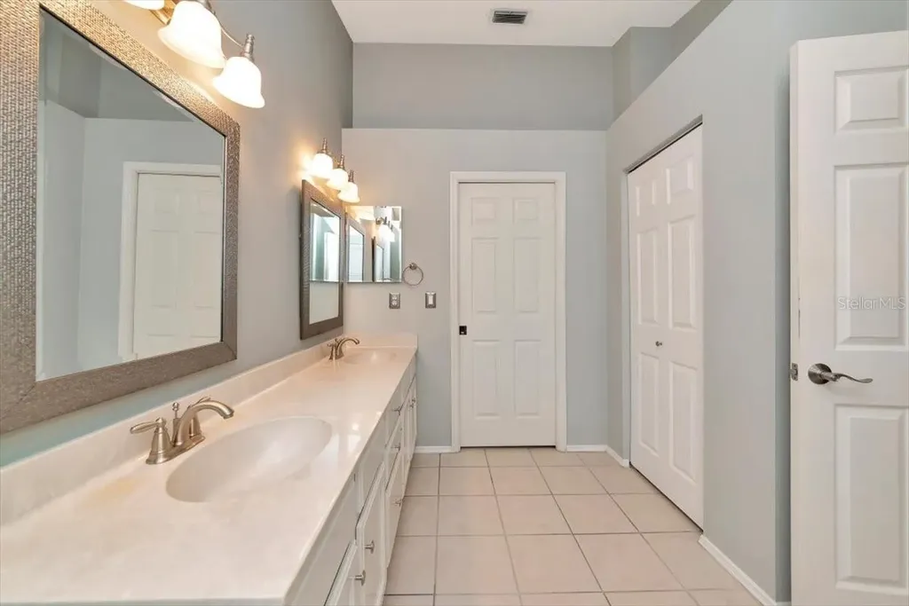 4734 Raintree Street Circle E Bradenton FL 34203
