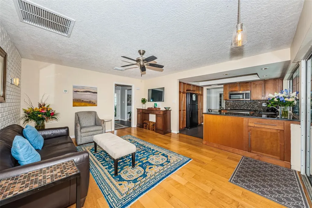 1496 49th Avenue NE St Petersburg FL 33703