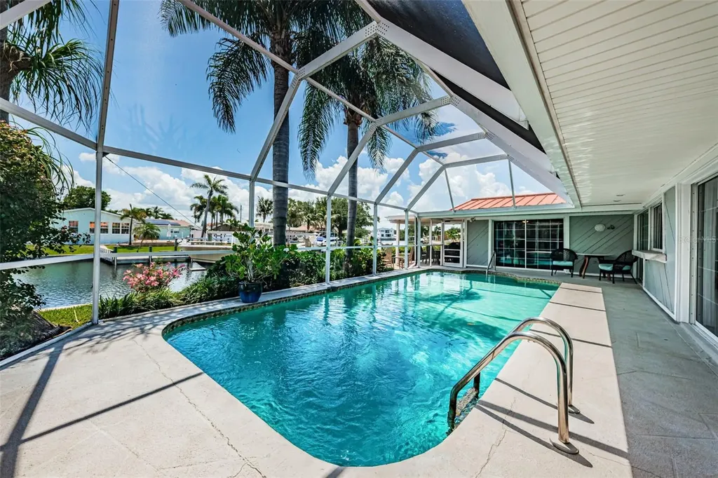 1496 49th Avenue NE St Petersburg FL 33703