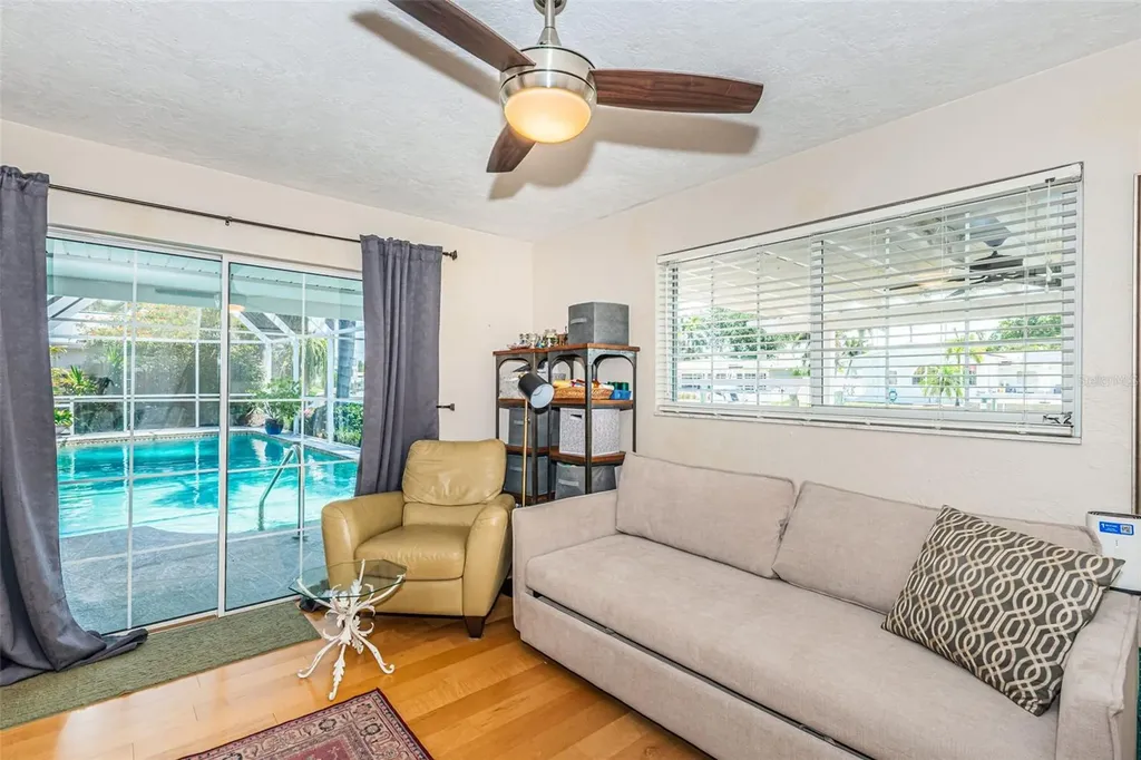 1496 49th Avenue NE St Petersburg FL 33703