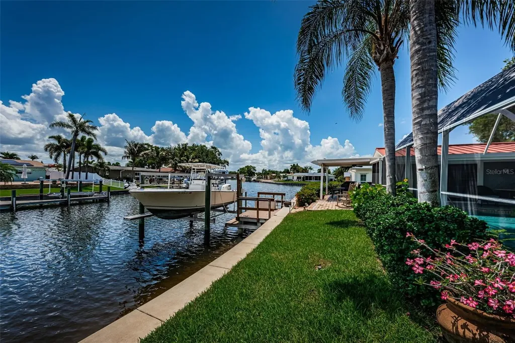 1496 49th Avenue NE St Petersburg FL 33703