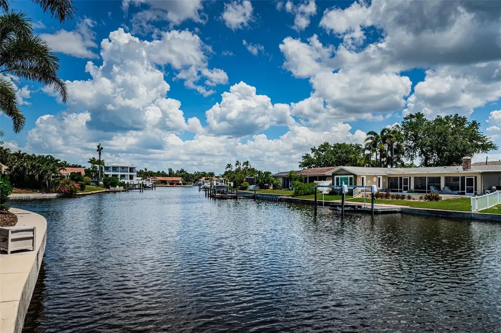 1496 49th Avenue NE St Petersburg FL 33703