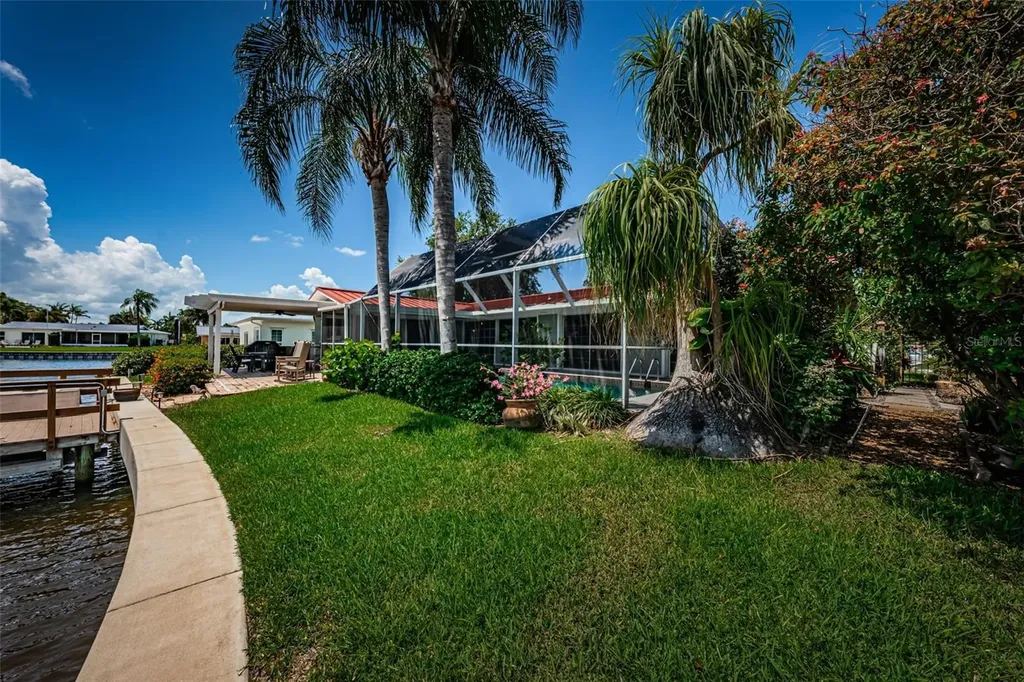 1496 49th Avenue NE St Petersburg FL 33703