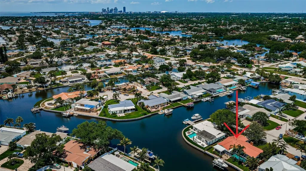 1496 49th Avenue NE St Petersburg FL 33703