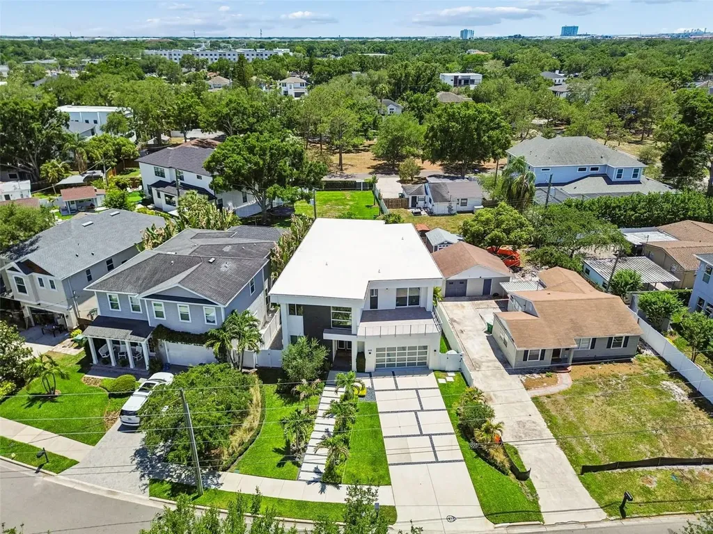 4418 W Kensington Avenue Tampa FL 33629