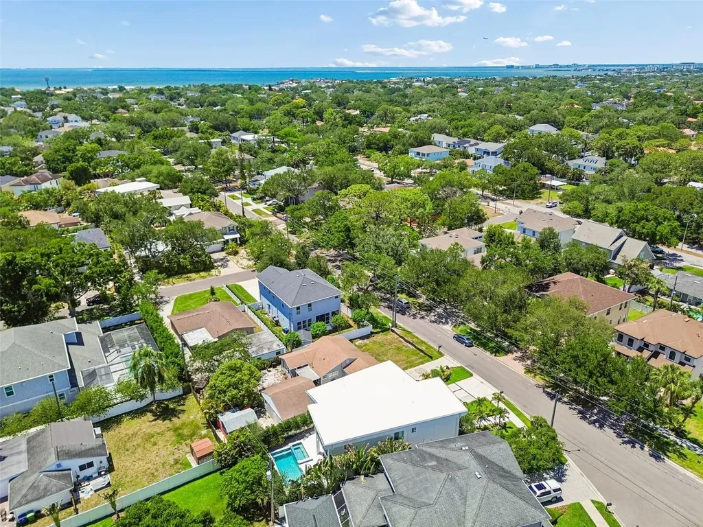 4418 W Kensington Avenue Tampa FL 33629