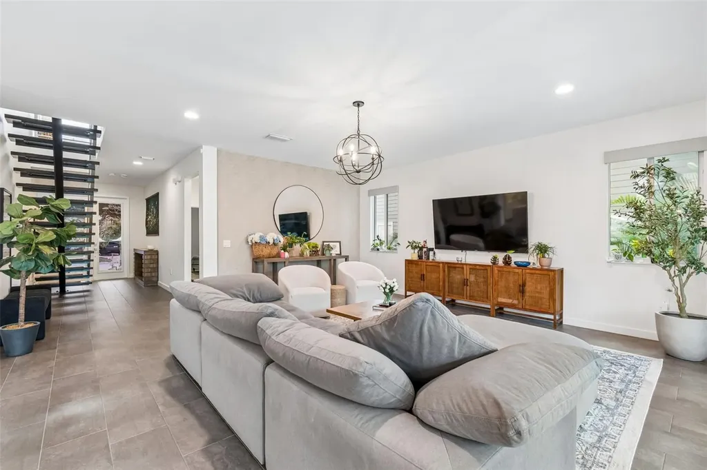 4418 W Kensington Avenue Tampa FL 33629
